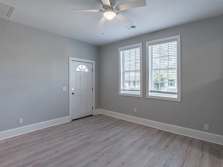202 Carolina St — Photo 8