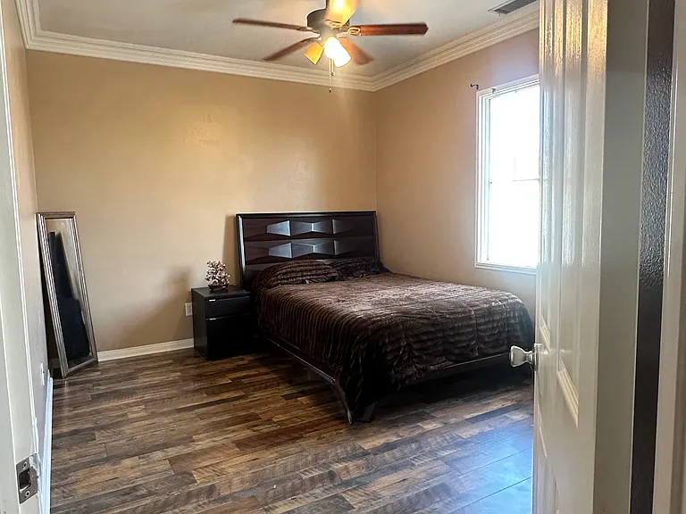 1305 Util Cir — Photo 8
