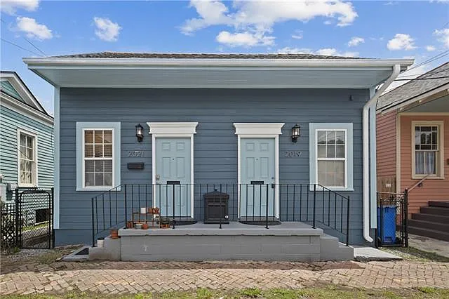3 bed, 1.0 bath, 1143 sqft, $1,800 — Photo 1
