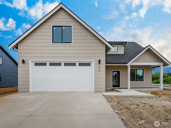 702 E 5th Street, Nooksack, WA 98276
