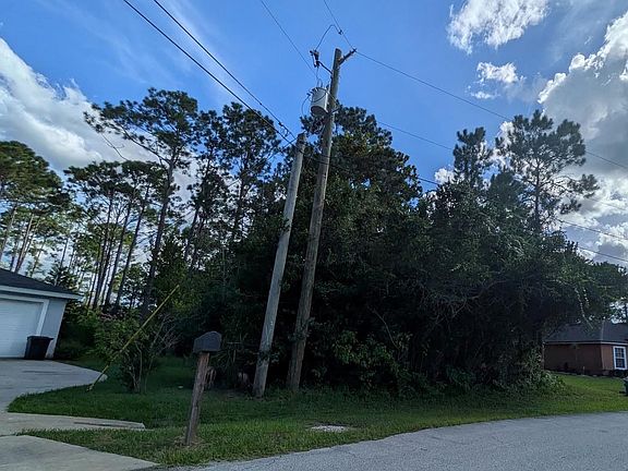 3rd image of 7 Seckel Ct