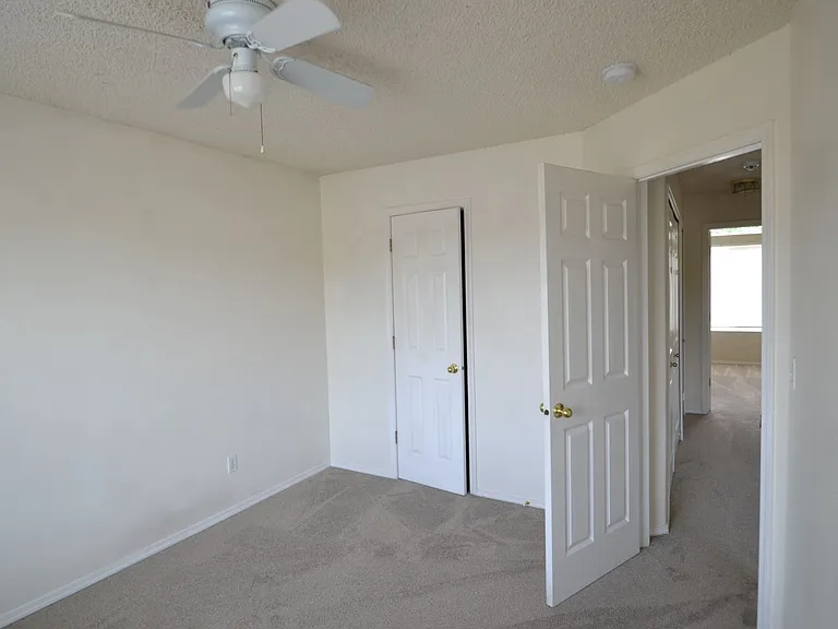 815 Riverview Ln — Photo 24