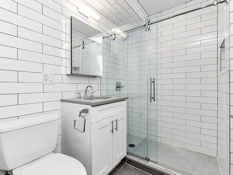 99 Suffolk St #2B — Photo 6