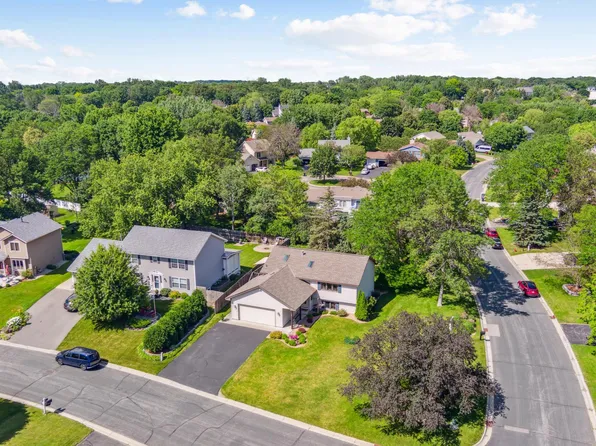 916 Southwind Dr, Burnsville, MN 55306