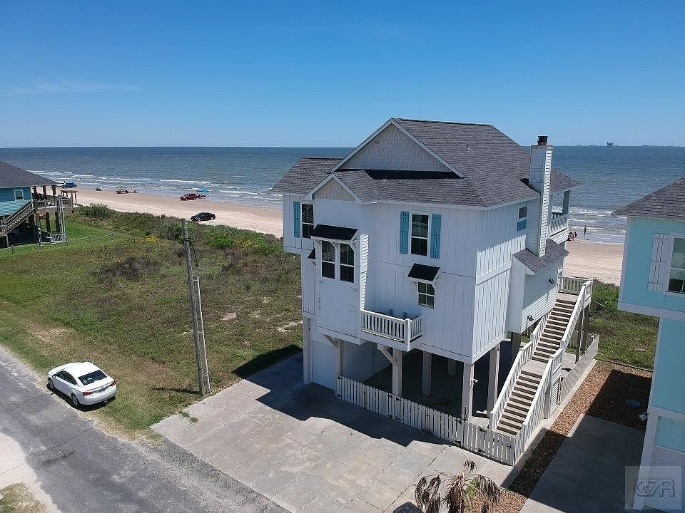 1st image of 1108 Blue Water Dr