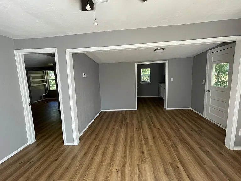 1240 E Fay St — Photo 2