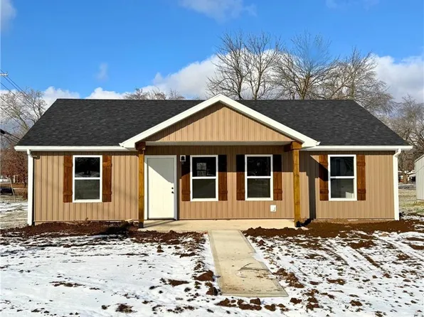 109 E Poplar St, El Dorado Springs, MO 64744