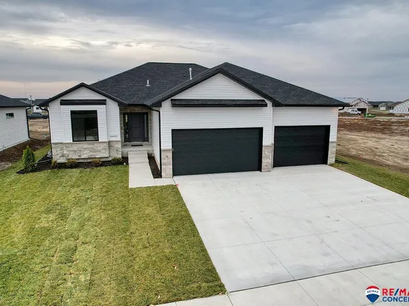 11643 N 146th St, Waverly, NE 68462