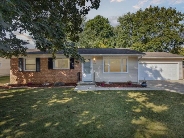 1046 Lowe Dr, Marshall, MI 49068