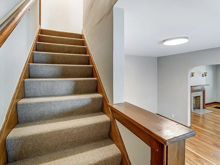 1143 Mulford Rd — Photo 12