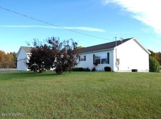 136 S Trent Rd, Ravenna, MI 49451