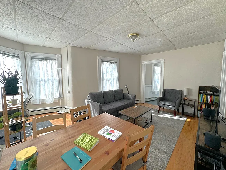 235 Columbia St #1 — Photo 10