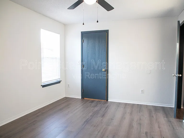 107 W Gold Coast Rd — Photo 35