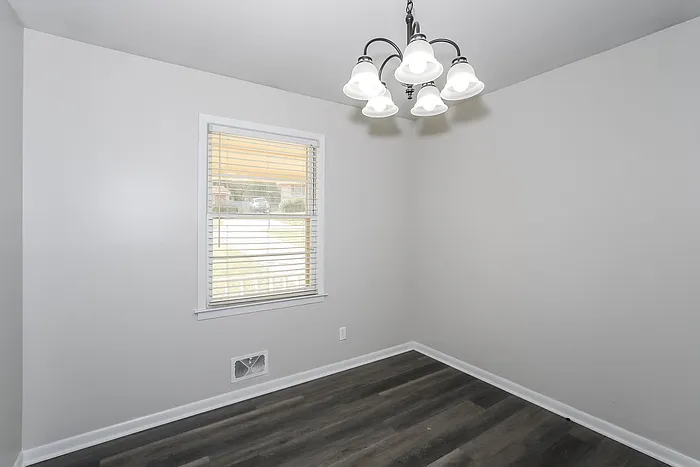1115 Terrace Cir — Photo 6