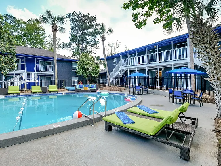 Mandarin Bay Apartments - Swimming Pool