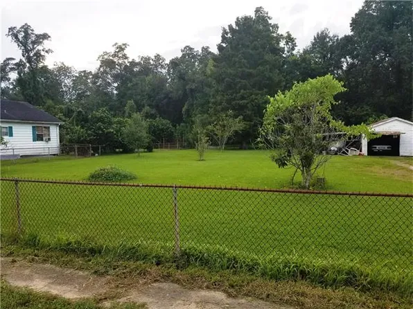 199 Evangeline Rd, Montz, LA 70068