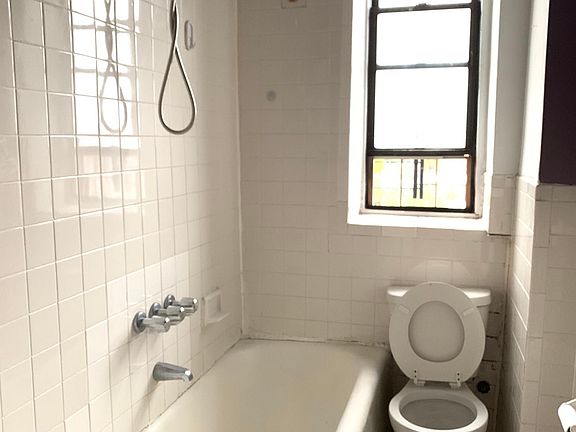 2nd image of 2565 Colden Ave APT 5A