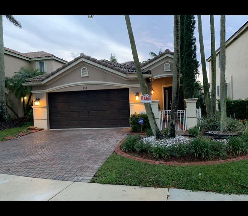 1st image of 956 Golden Cane Dr