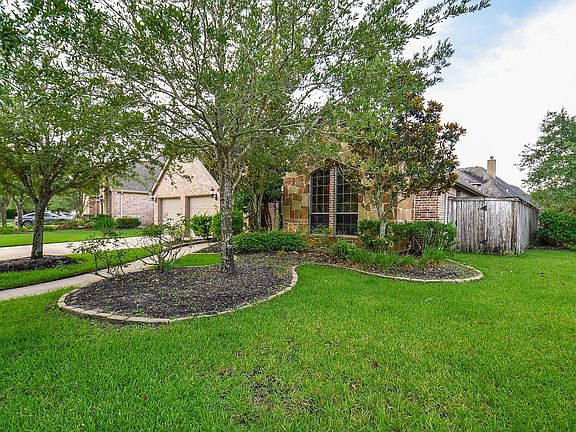 3rd image of 5102 Field Briar Ln