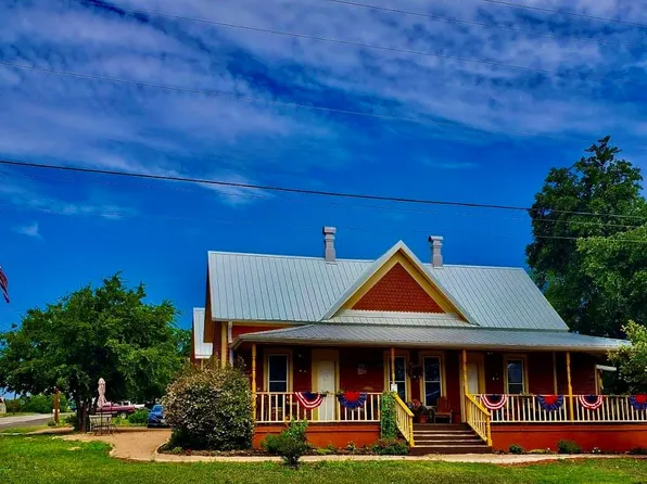 1307 Wright St, Llano, TX 78643