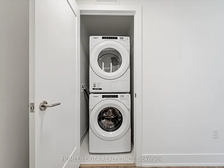858 Dupont St #802 — Photo 12