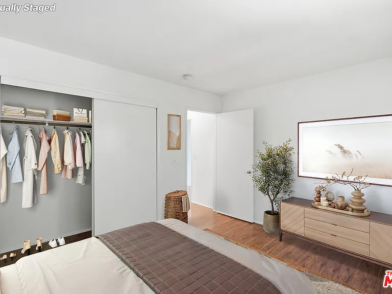 14551 Vose St #C — Photo 3