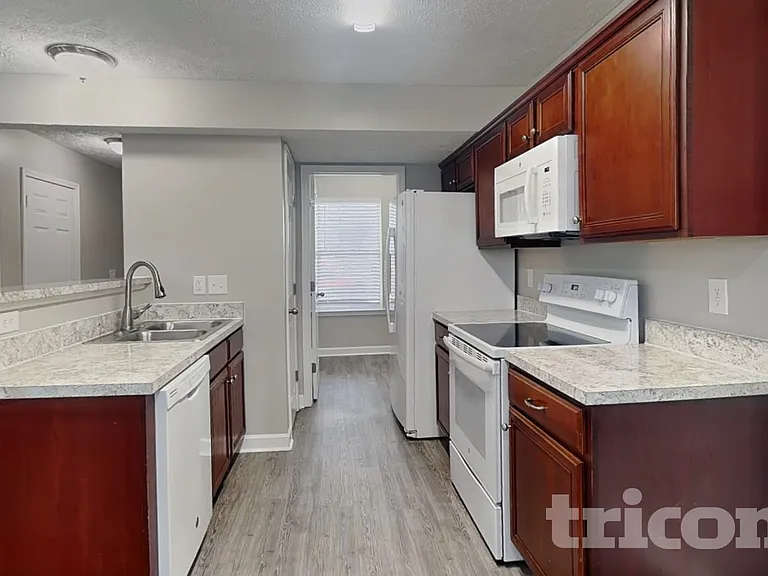 912 Tapoco Ct — Photo 5