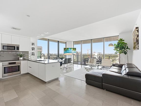 5th image of 88 SW 7th St APT 2302