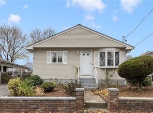 23 Hewes St, Cumberland, RI 02864