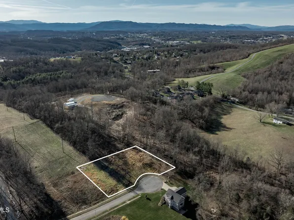 1579 Becky Dr, Johnson City, TN 37601