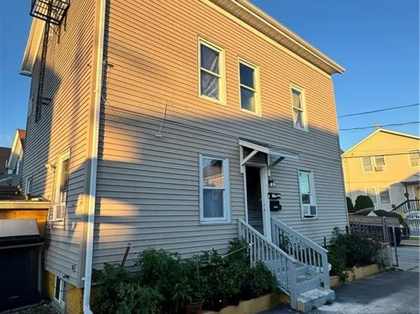 21 Noyes Ave, Providence, RI 02907