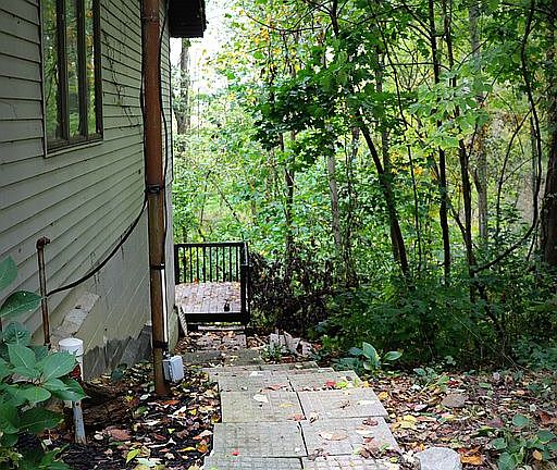 exterior steps to deck
