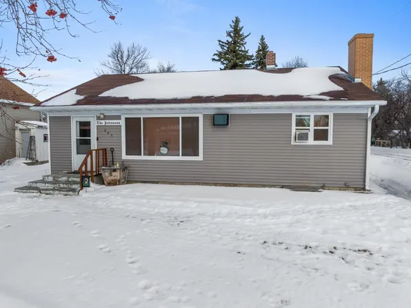 603 3rd Ave, Rolette, ND 58366