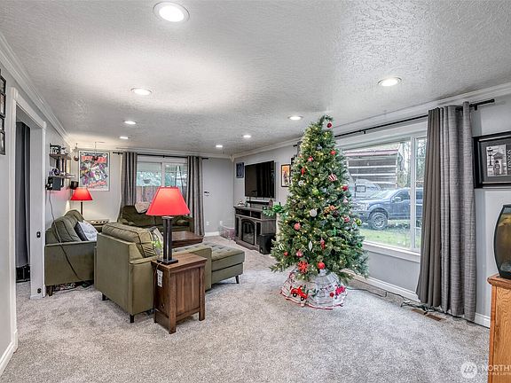 3rd image of 4028 107th Avenue SW