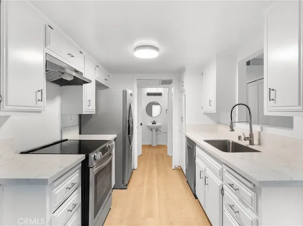 303 E 9th St APT 404, Santa Ana, CA 92701