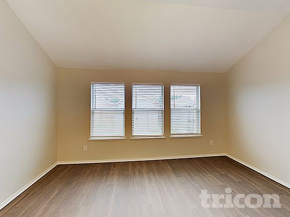 3rd image of 2934 Margeaux Dr