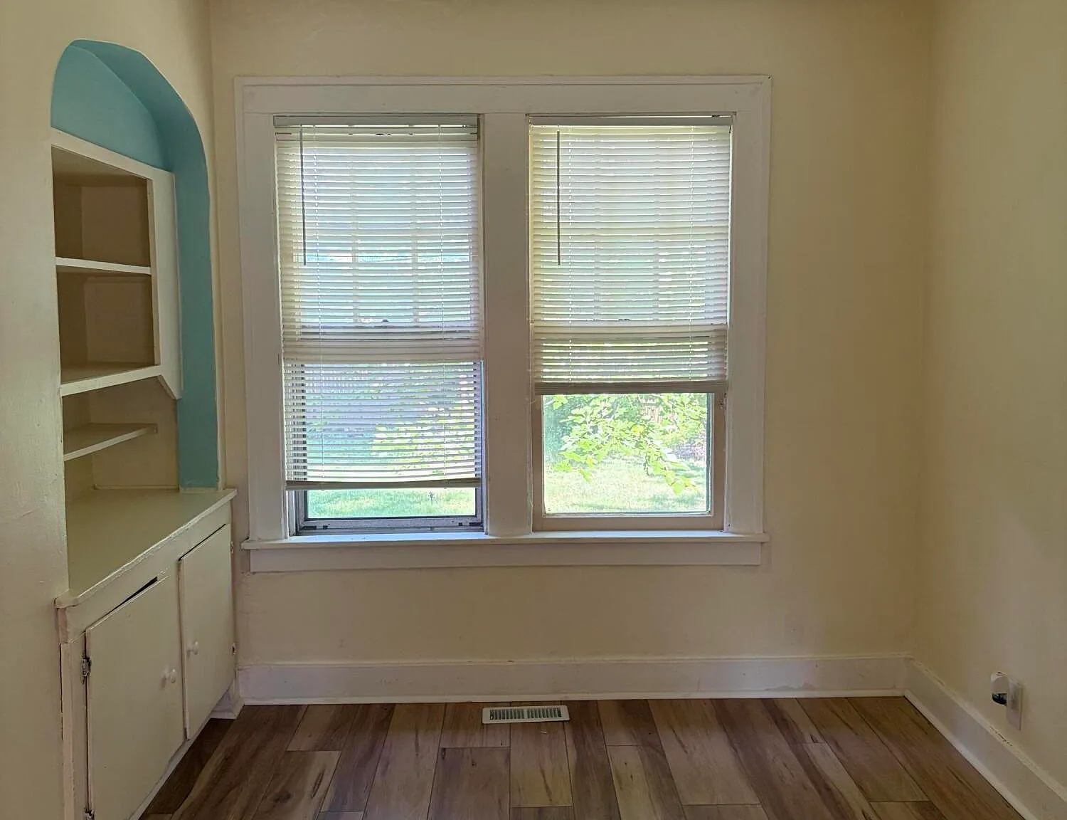 4 bed, 2.0 bath, 1152 sqft, $1,900 — Photo 3