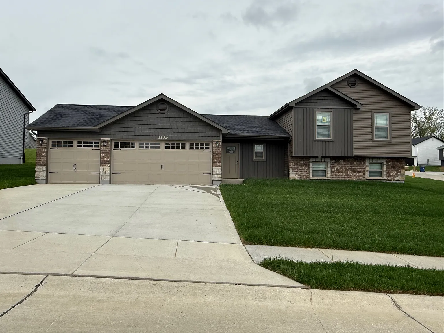 4 bed, 1600 sqft, $2,200 — Photo 1
