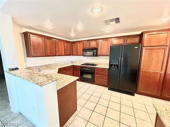 3rd image of 820 Canterra St Unit 1055