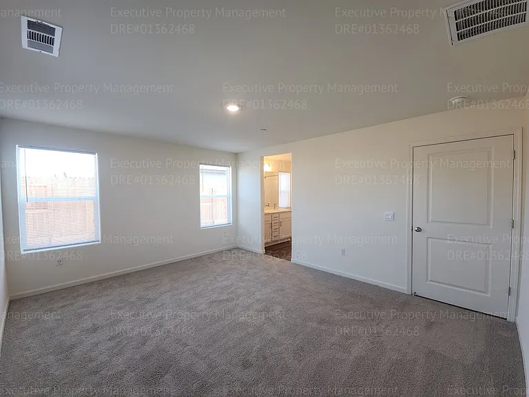 8921 Kemi St — Photo 24