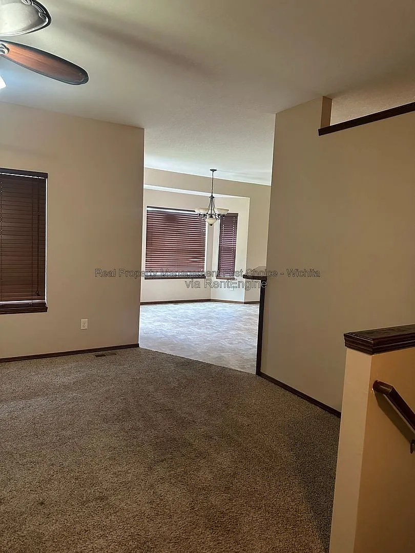 4 bed, 3.0 bath, 2195 sqft, $2,150 — Photo 2