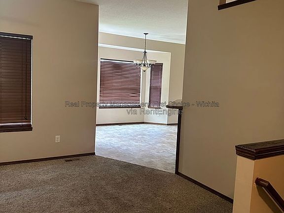 2nd image of 1548 W Hickory St