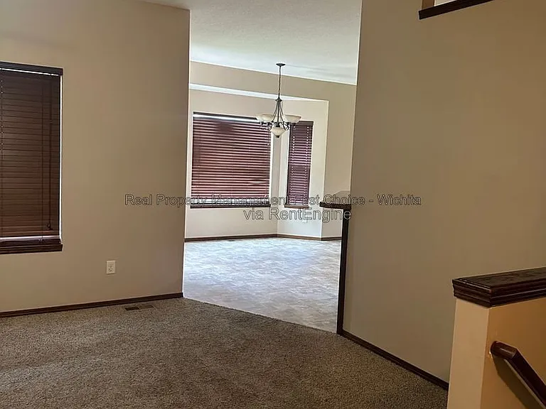 1548 W Hickory St — Photo 2