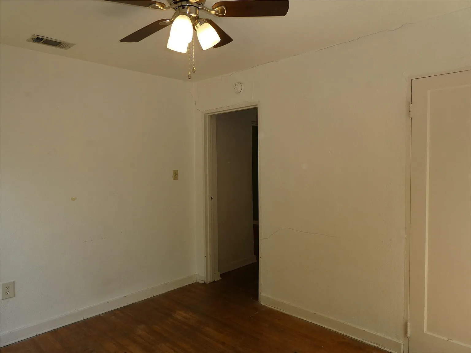 2 bed, 1.0 bath, 1722 sqft, $1,395 — Photo 4