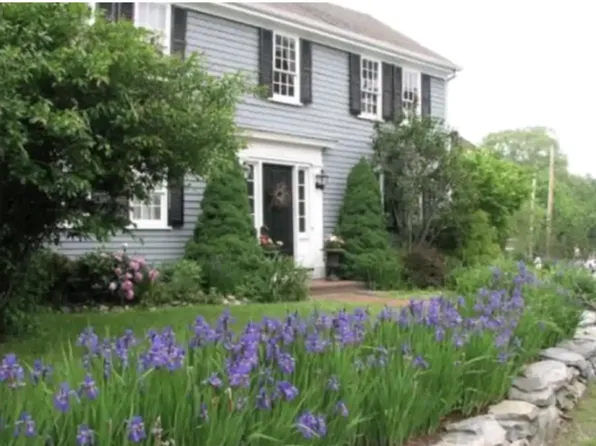 43 Bedford Rd, Carlisle, MA 01741