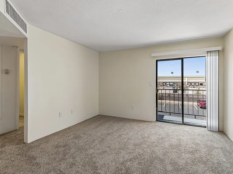 Tierra Pointe — Photo 9