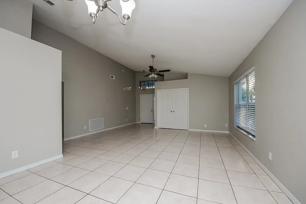 4 bed, 2.0 bath, 1837 sqft, $2,745 — Photo 3