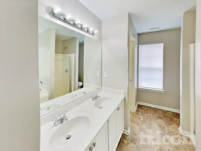 106 Newport Dr — Photo 10