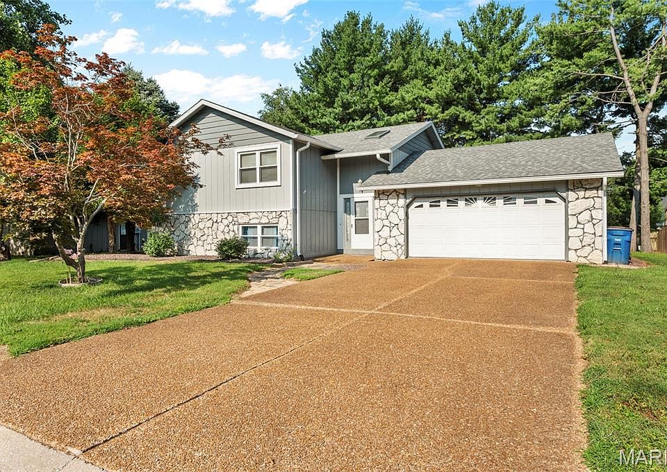 1st image of 404 Lindenwood Dr