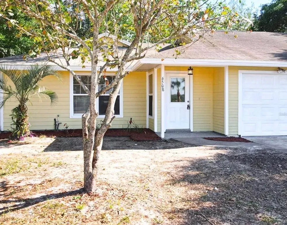 2 bed, 1033 sqft, $1,800 — Photo 1